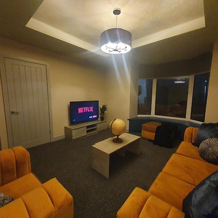 4 Bedroom Luxury House. Bike Park Wales. Secure Bike Store. Brecon Beacons Dowlais エクステリア 写真