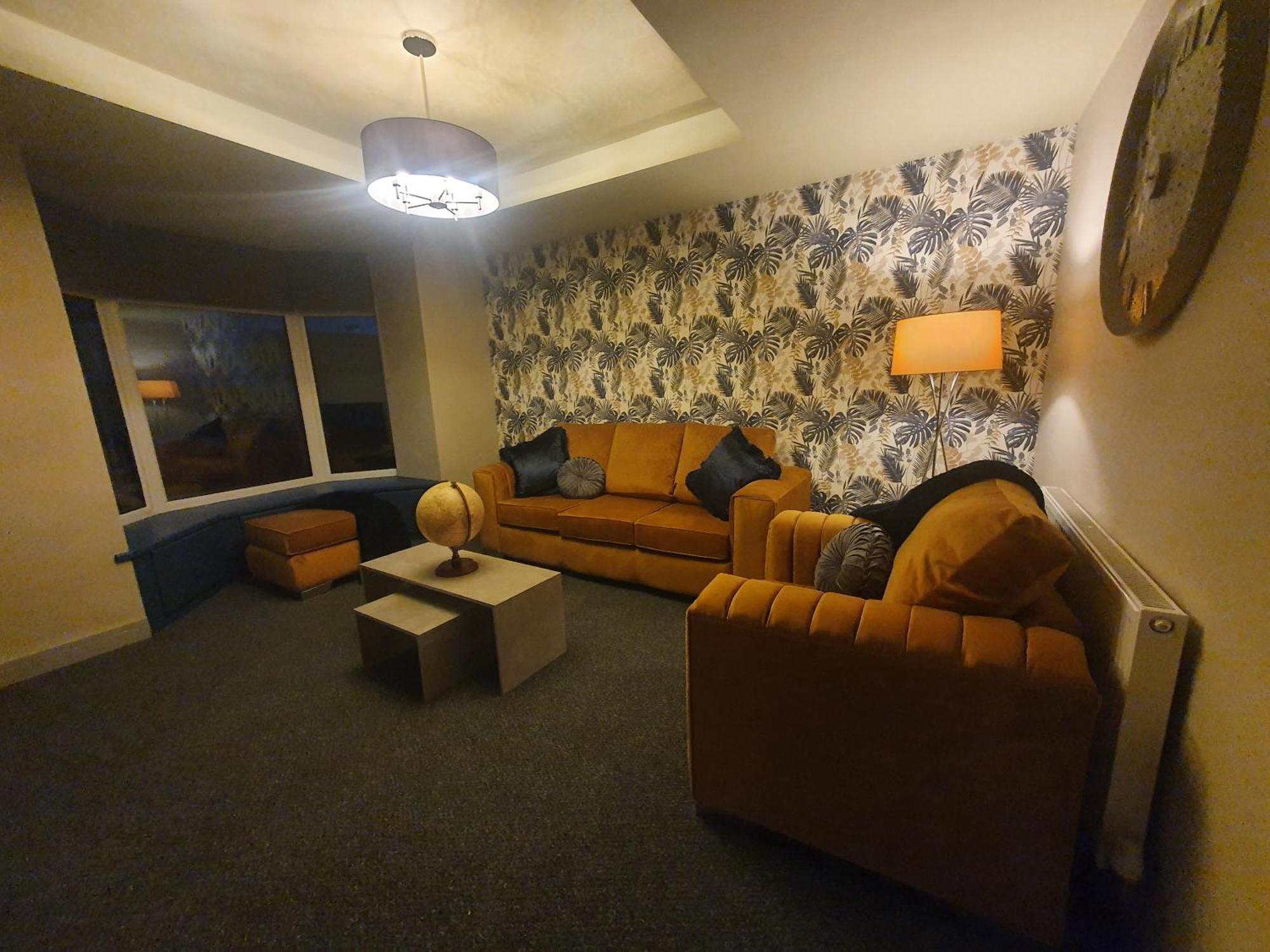 4 Bedroom Luxury House. Bike Park Wales. Secure Bike Store. Brecon Beacons Dowlais エクステリア 写真